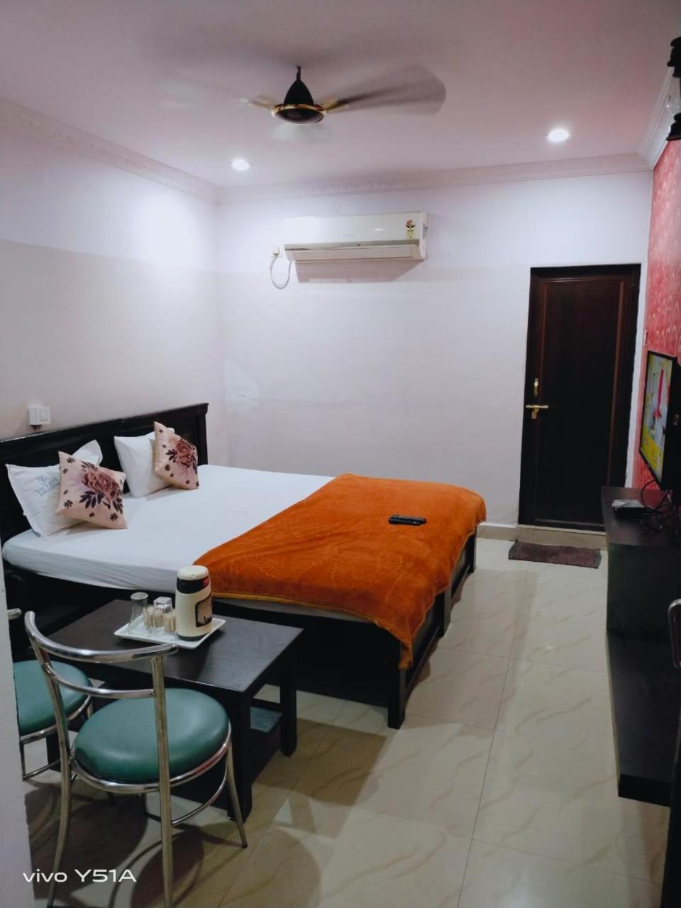 Sv Guest Rooms วิสาขปัตนัม ภายนอก รูปภาพ